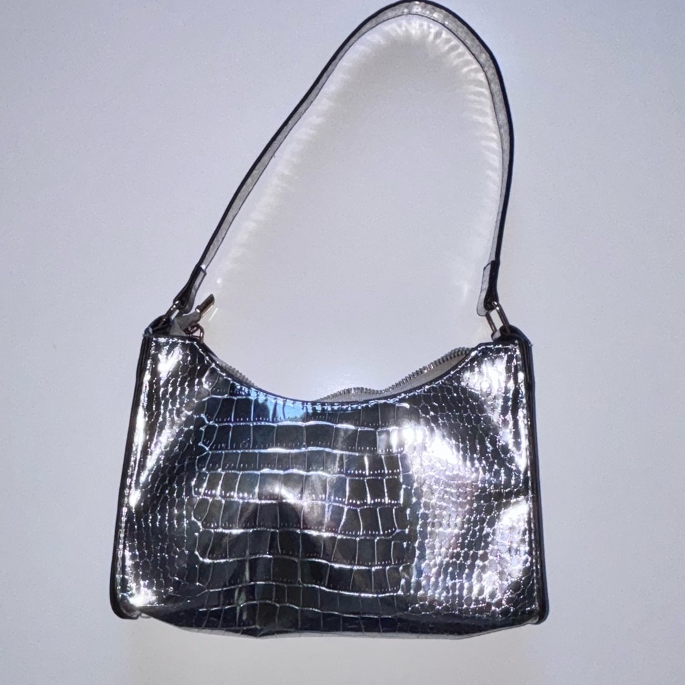 BAGS - Picture 4 of 10